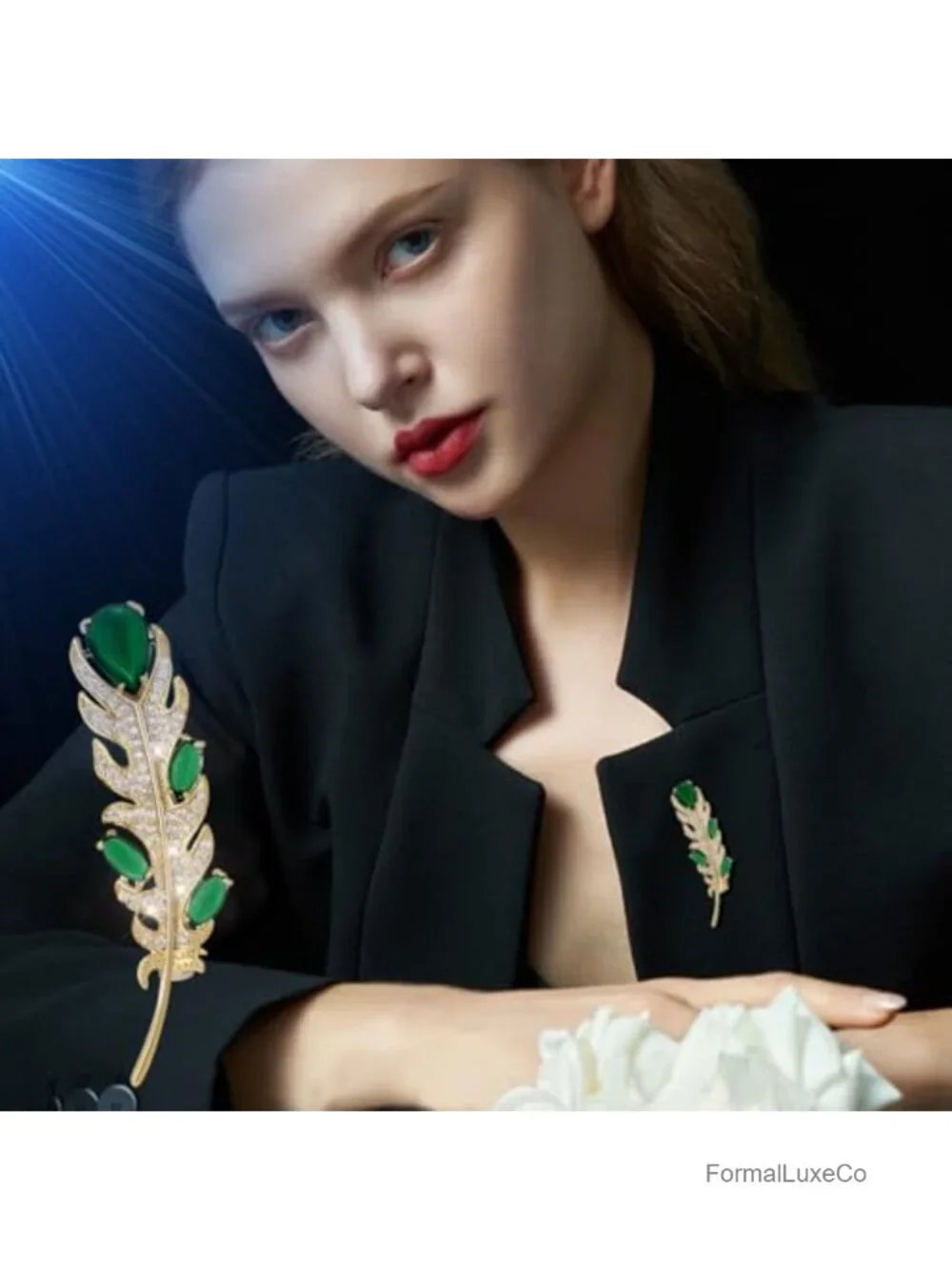 Vintage Pearl Brooch Pin for Women Clothing Dress Elegant Gift